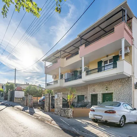 Seaview Portside Apartment